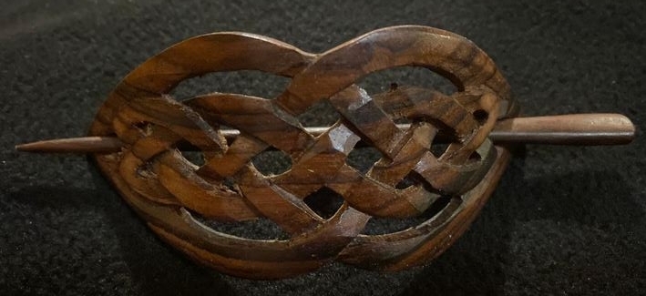 Haarschmuck/Broschen