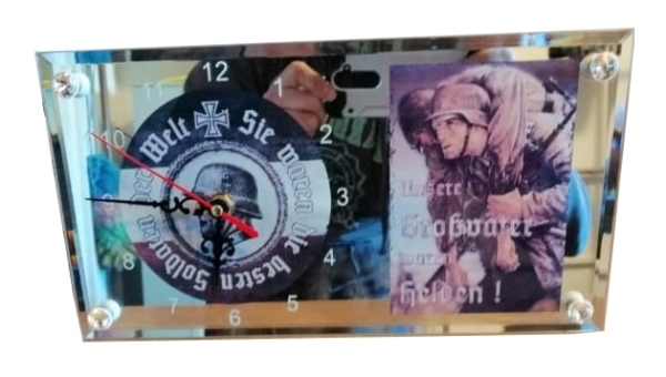 Standuhr aus Glas mit Bild - Wehrmacht Standuhr aus Glas mit Bild - Wehrmacht