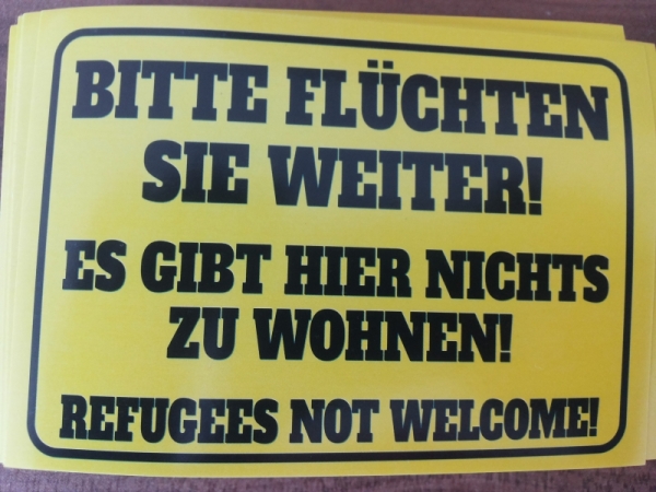 Bitte flüchten Sie weiter - Aufkleber Paket 100 Stück Bitte flüchten Sie weiter - Aufkleber Paket 100 Stück