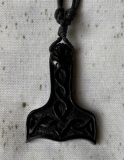 Kettenanhänger aus Horn - Thor Hammer vom Wasserbüffel - Motiv 2 - schwarz